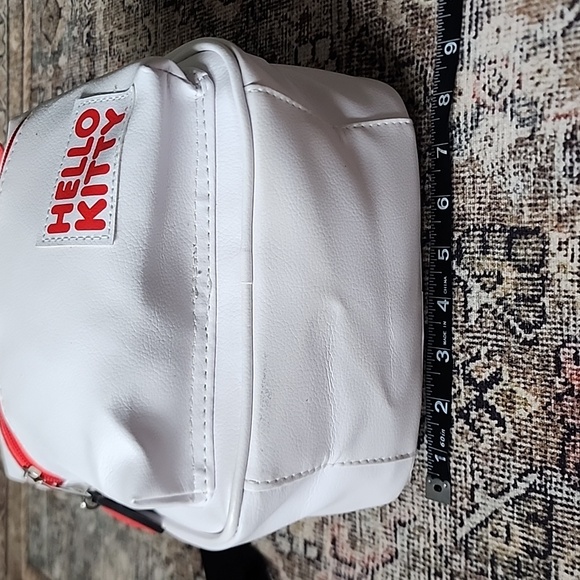 Hello Kitty by Sarino white/red back pack!